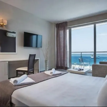 Eskada - Free Parking Hotell