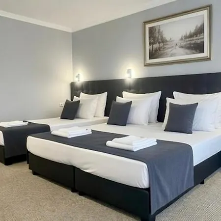 Eskada - Free Parking 3*