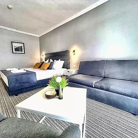 Eskada - Free Parking 3*