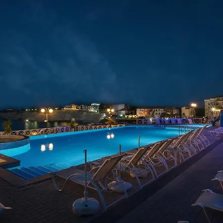 Eskada - Free Parking Hotell